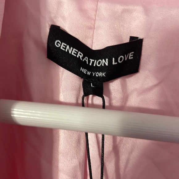 Tailored Pink Blazer with Gold Embossed Buttons, Notch Lapel - Picture 8 of 8